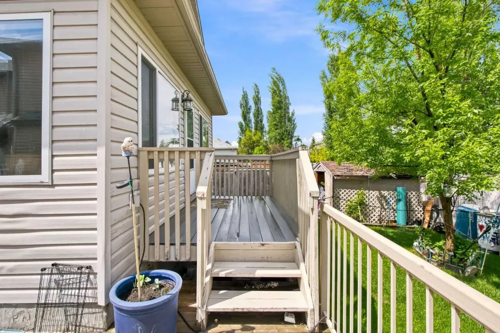 88 Willowbrook Crescent NW Airdrie AB T4B 2S4