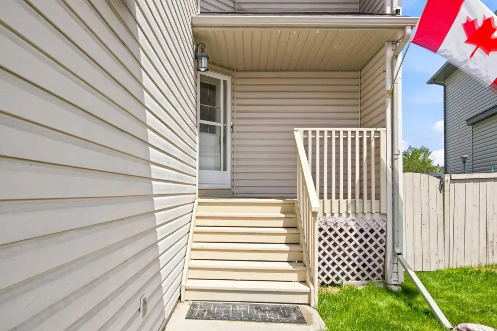 88 Willowbrook Crescent NW Airdrie AB T4B 2S4