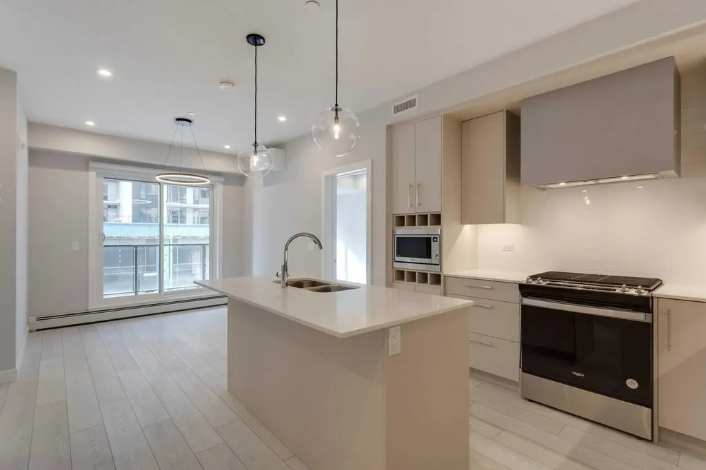 8370 Broadcast Avenue SW Calgary AB T3H 6L3