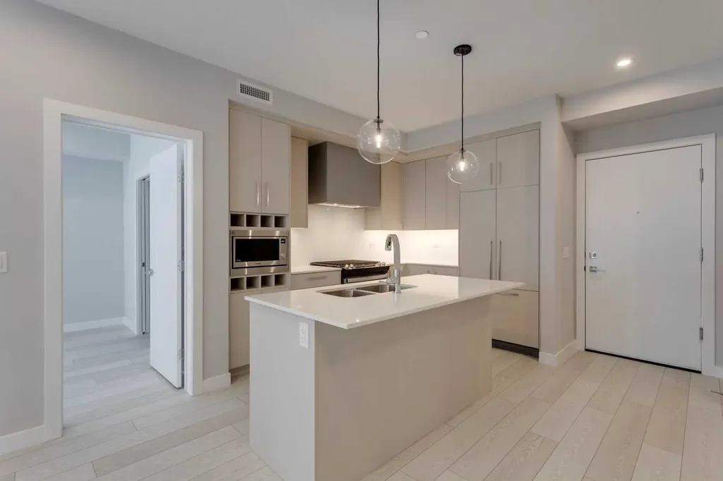 8370 Broadcast Avenue SW Calgary AB T3H 6L3