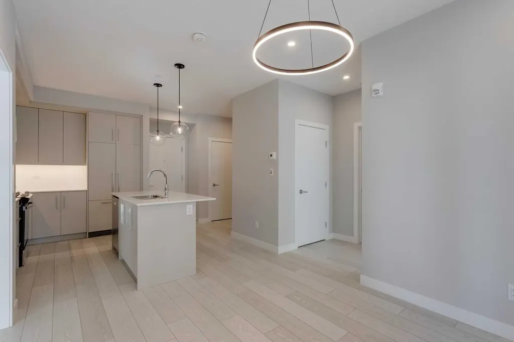 8370 Broadcast Avenue SW Calgary AB T3H 6L3
