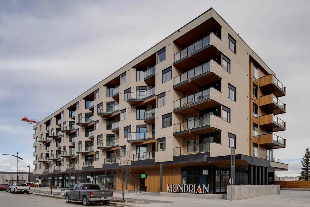 8370 Broadcast Avenue SW Calgary AB T3H 6L3
