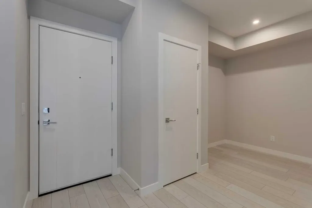 8370 Broadcast Avenue SW Calgary AB T3H 6L3