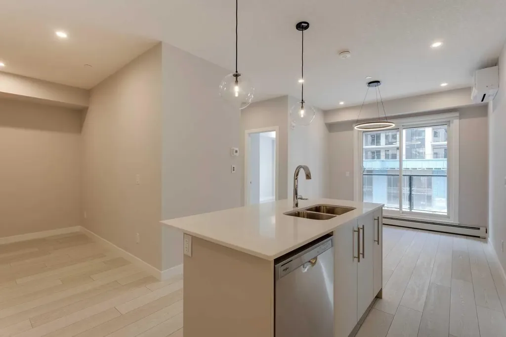 8370 Broadcast Avenue SW Calgary AB T3H 6L3