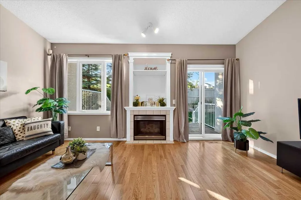 17 Edgeridge Terrace NW Calgary AB T3A 6C1
