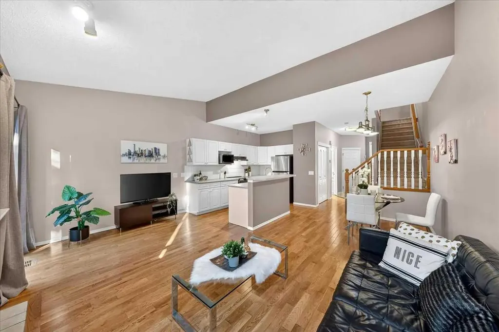 17 Edgeridge Terrace NW Calgary AB T3A 6C1