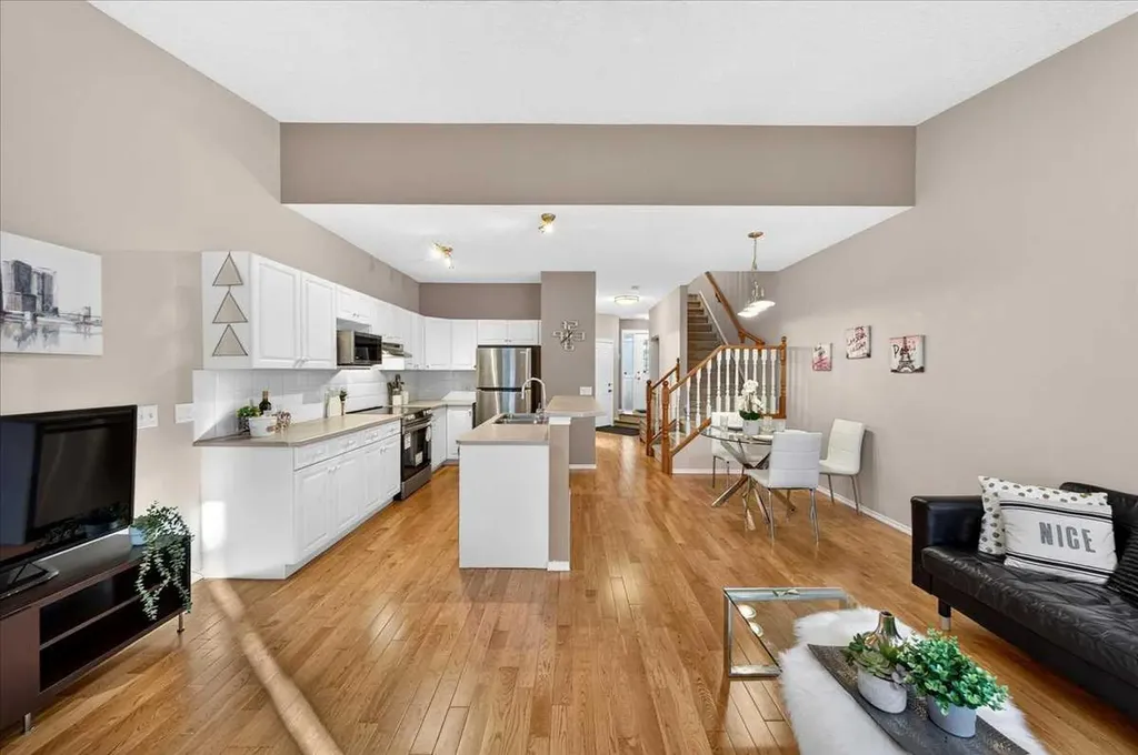 17 Edgeridge Terrace NW Calgary AB T3A 6C1