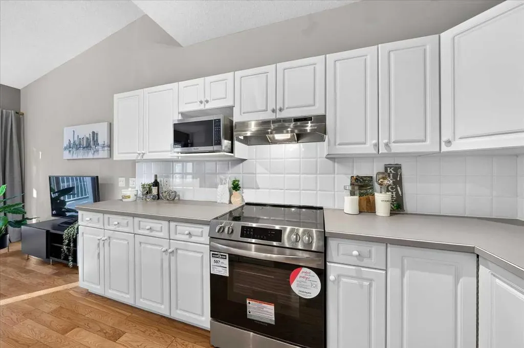 17 Edgeridge Terrace NW Calgary AB T3A 6C1
