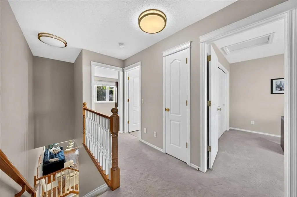 17 Edgeridge Terrace NW Calgary AB T3A 6C1