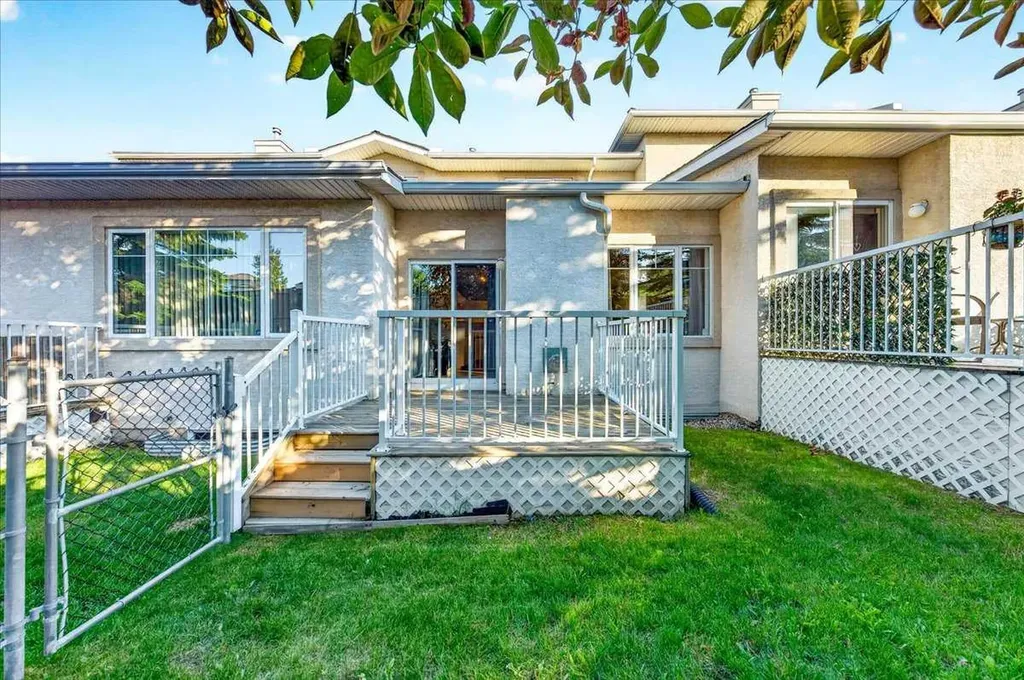 17 Edgeridge Terrace NW Calgary AB T3A 6C1
