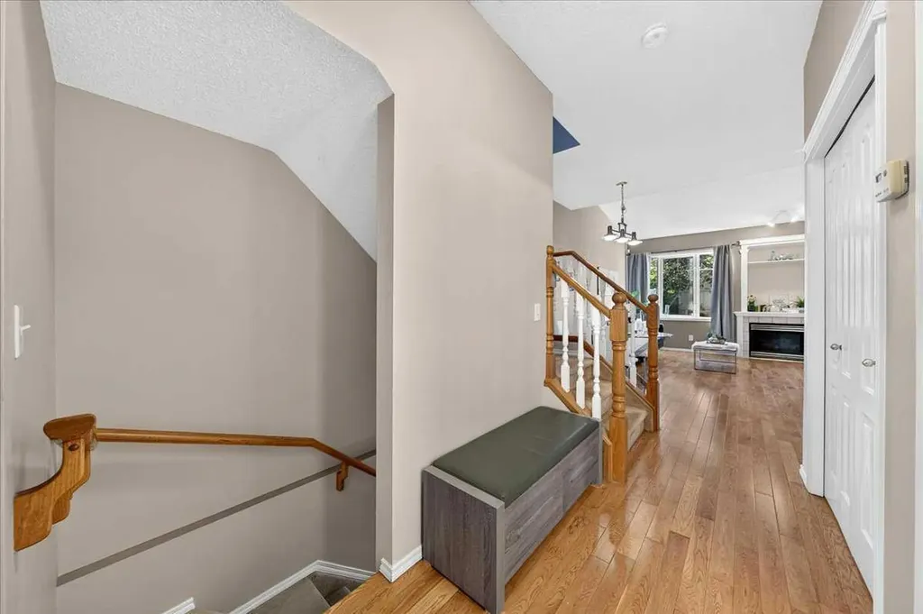 17 Edgeridge Terrace NW Calgary AB T3A 6C1