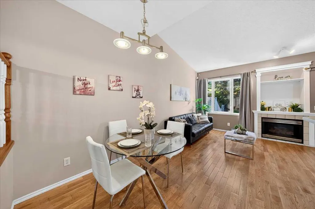 17 Edgeridge Terrace NW Calgary AB T3A 6C1