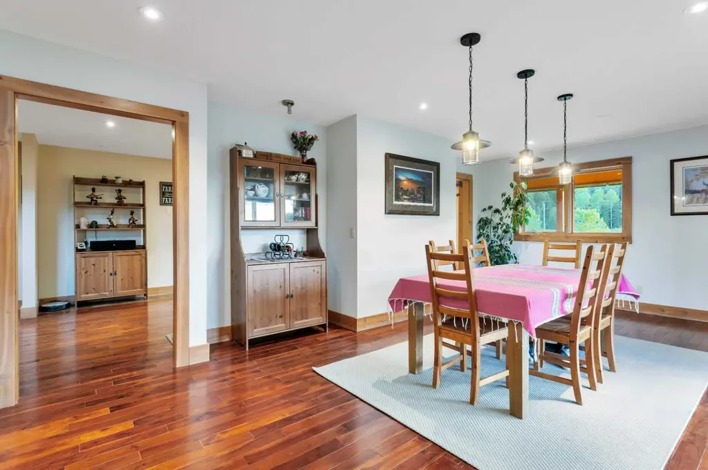 29506 Range Road 60 A Rural Mountain View County AB T0M 2E0
