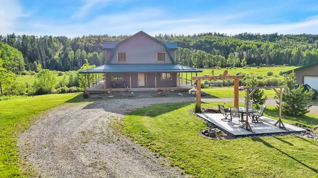29506 Range Road 60 A Rural Mountain View County AB T0M 2E0