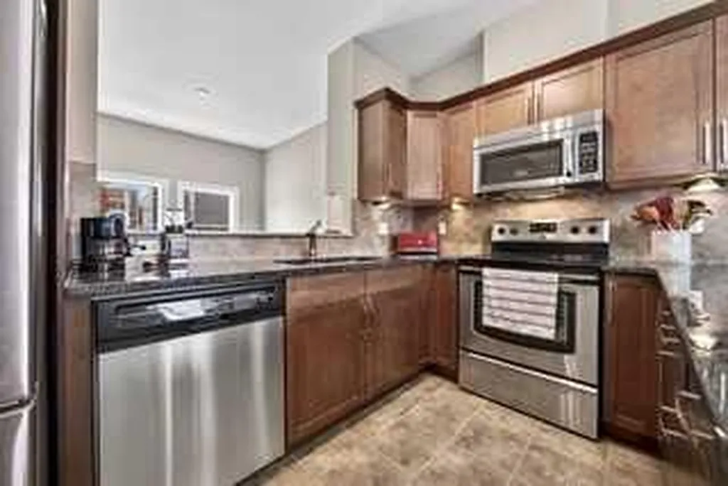 913 Evanston Square NW Calgary AB T3P0G9
