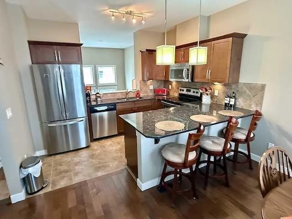 913 Evanston Square NW Calgary AB T3P0G9