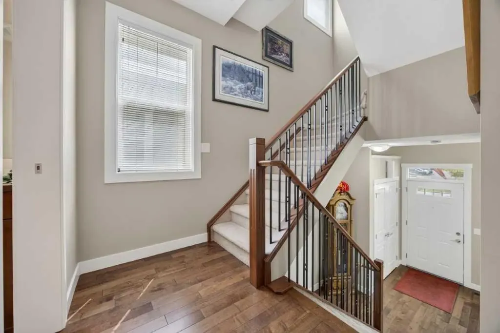 913 Evanston Square NW Calgary AB T3P0G9