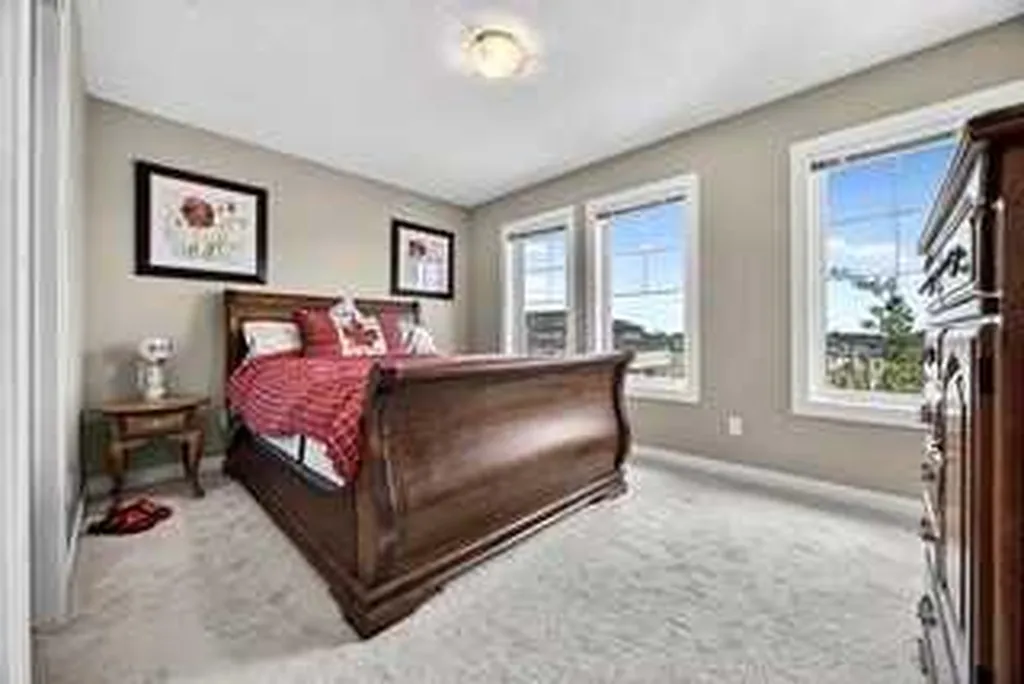 913 Evanston Square NW Calgary AB T3P0G9