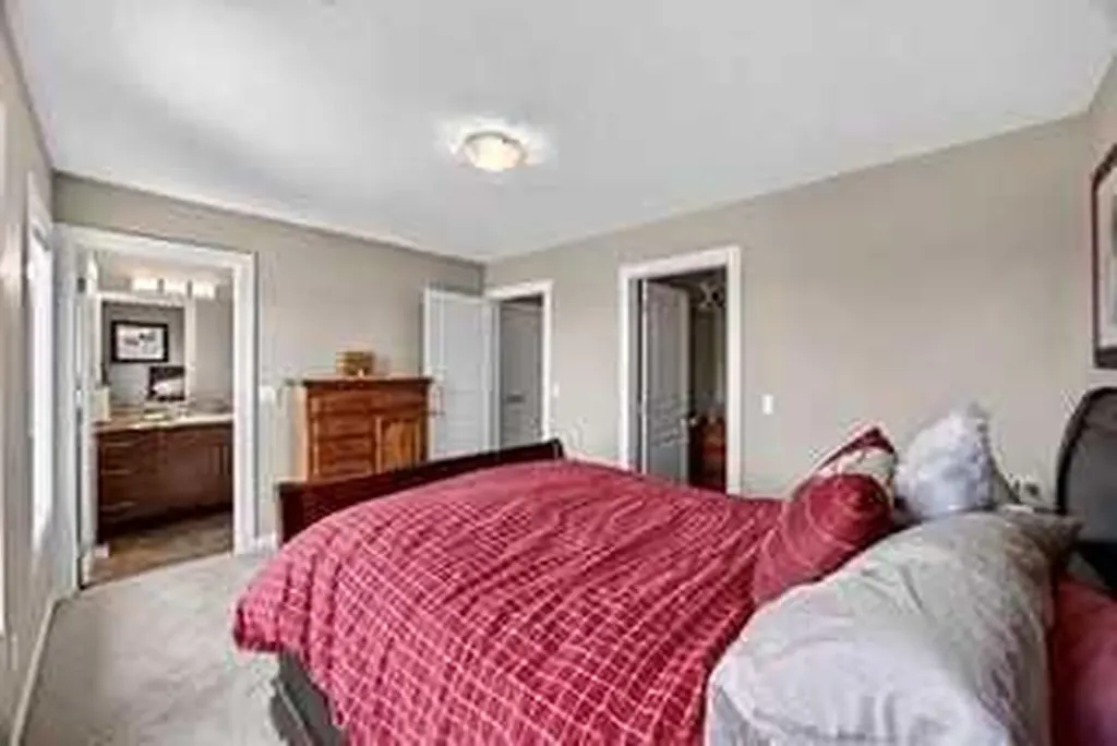 913 Evanston Square NW Calgary AB T3P0G9