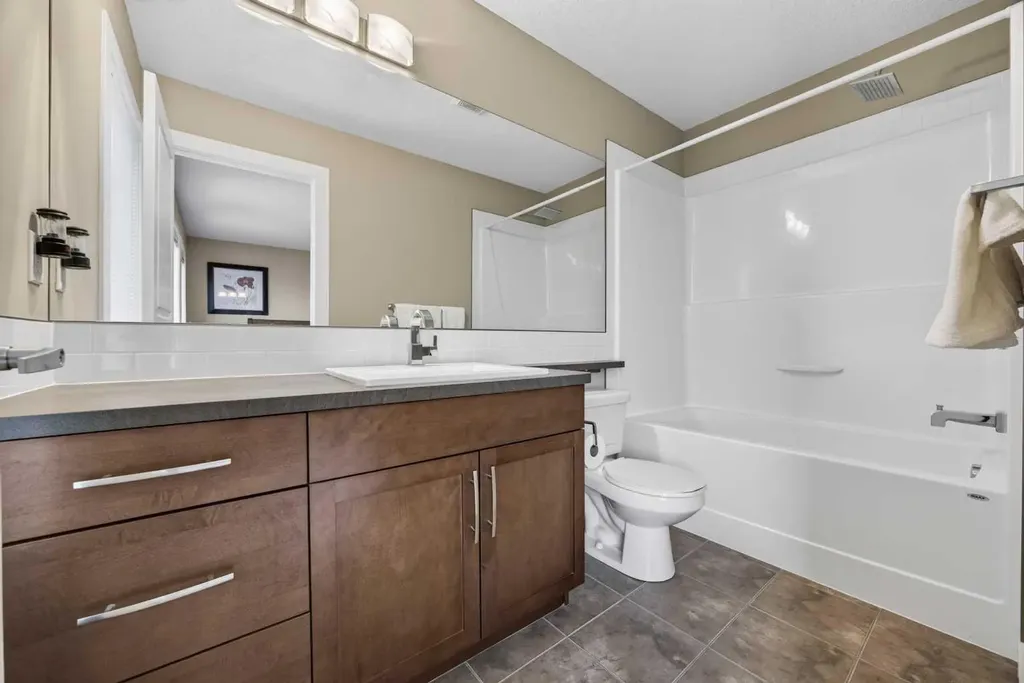 913 Evanston Square NW Calgary AB T3P0G9