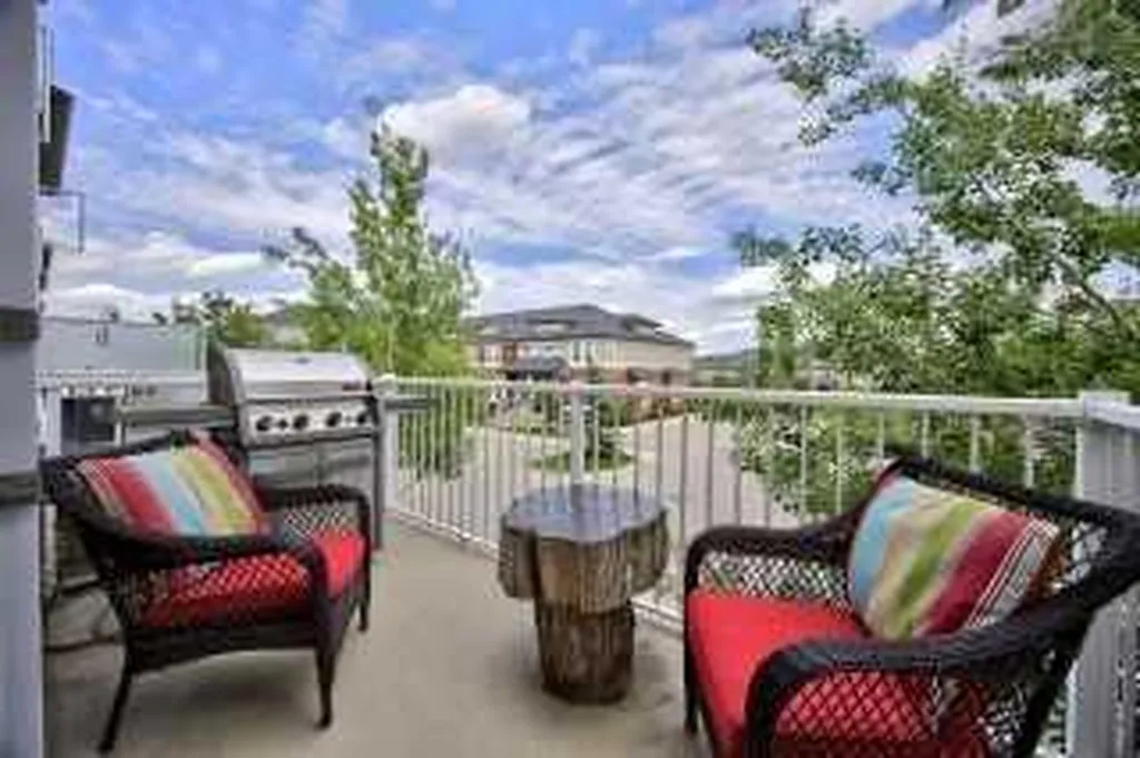913 Evanston Square NW Calgary AB T3P0G9