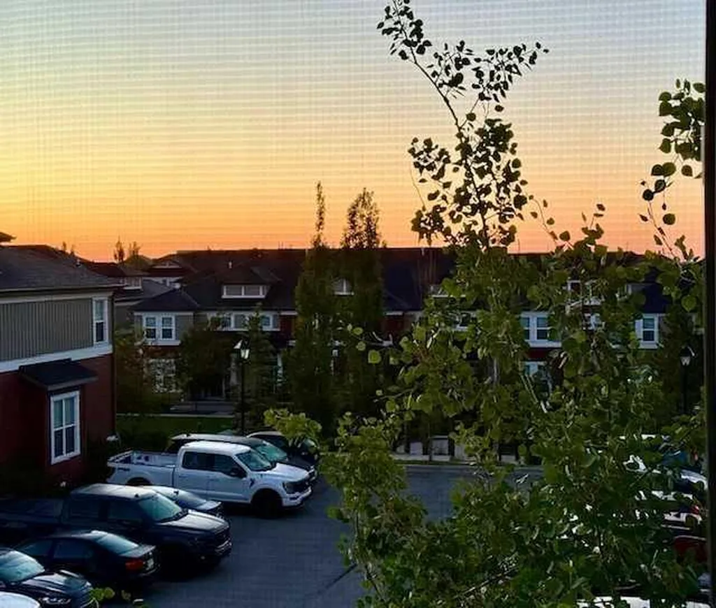 913 Evanston Square NW Calgary AB T3P0G9