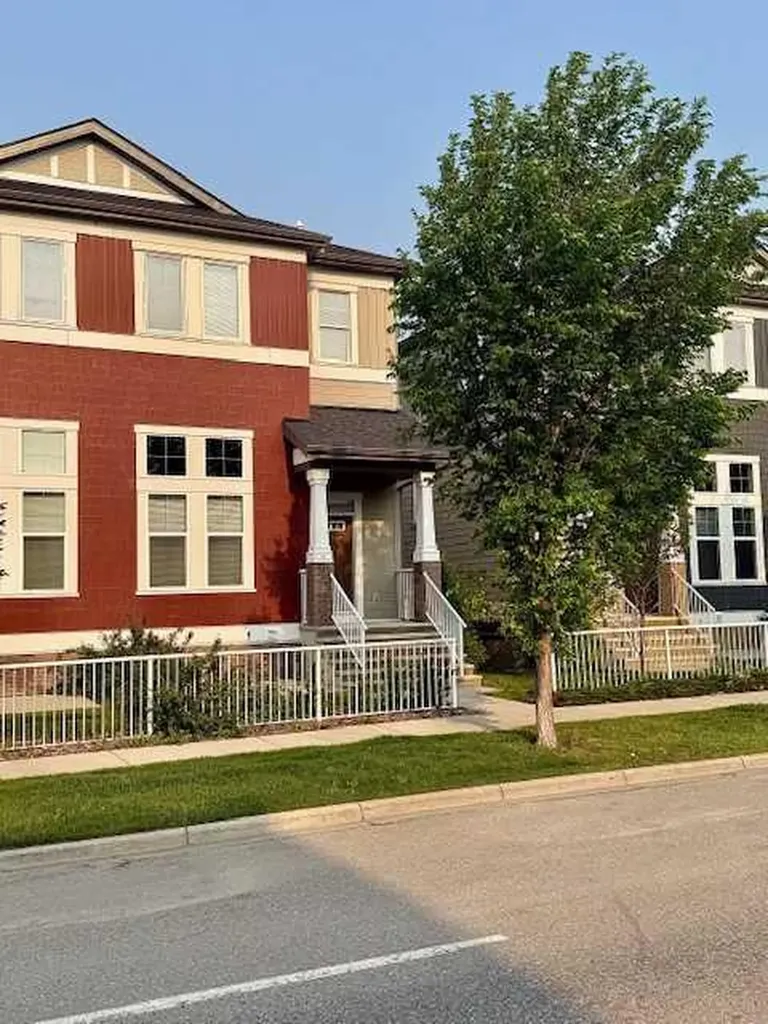 913 Evanston Square NW Calgary AB T3P0G9