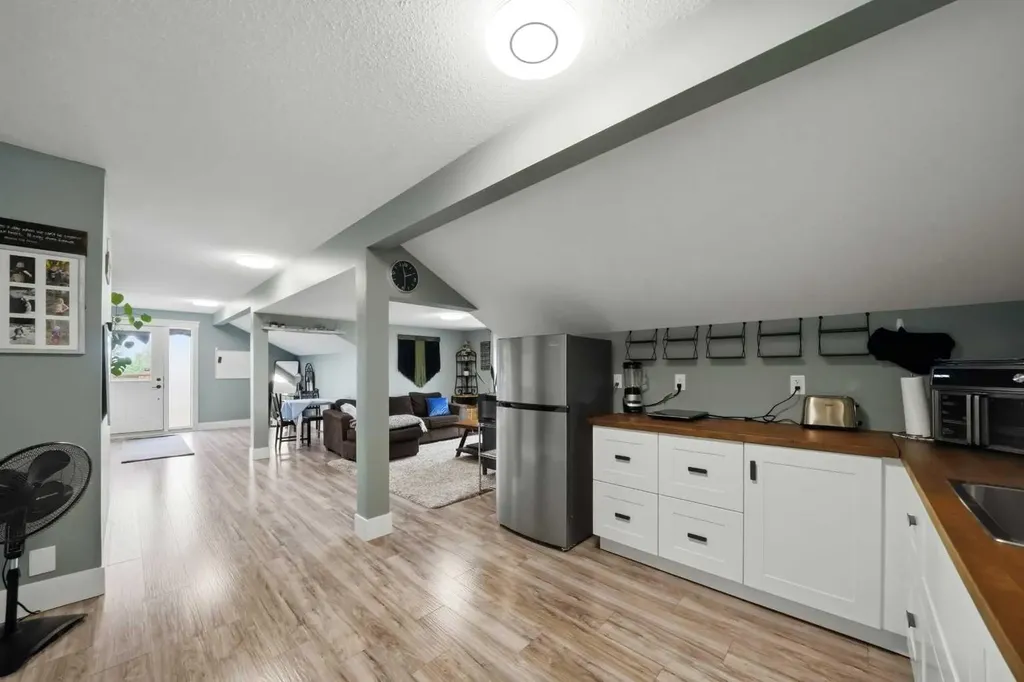 26534 Township Road 384 Rural Red Deer County AB T4E 1A1