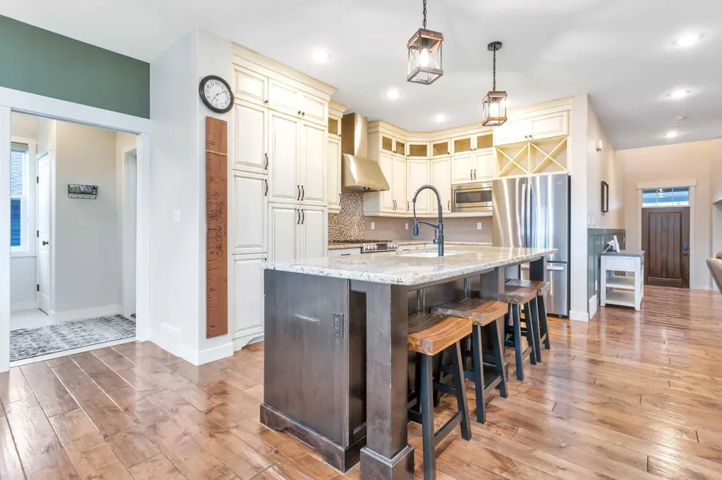 5907 67 Avenue Rocky Mountain House AB T4T 1V6