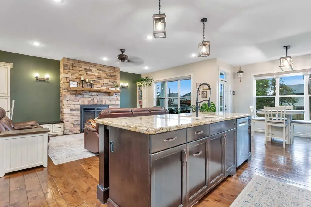 5907 67 Avenue Rocky Mountain House AB T4T 1V6