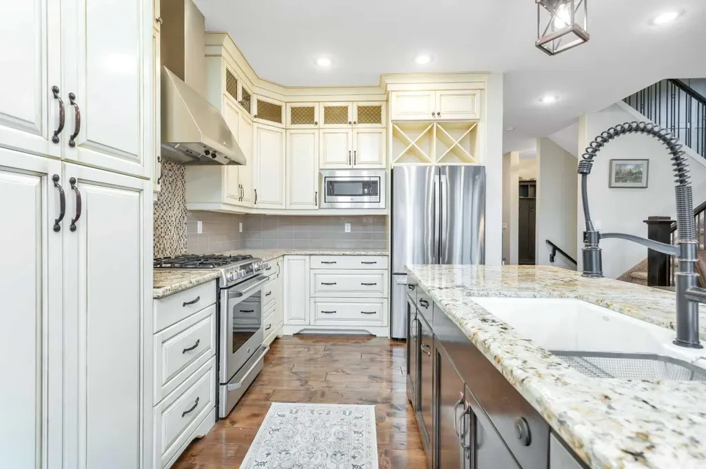 5907 67 Avenue Rocky Mountain House AB T4T 1V6