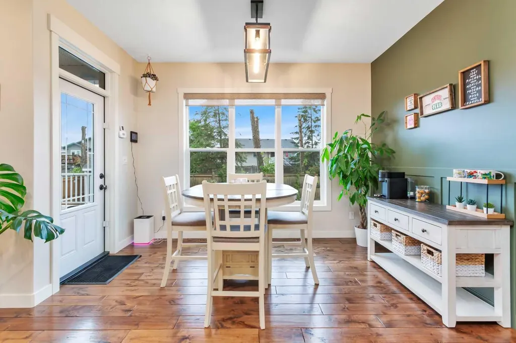 5907 67 Avenue Rocky Mountain House AB T4T 1V6