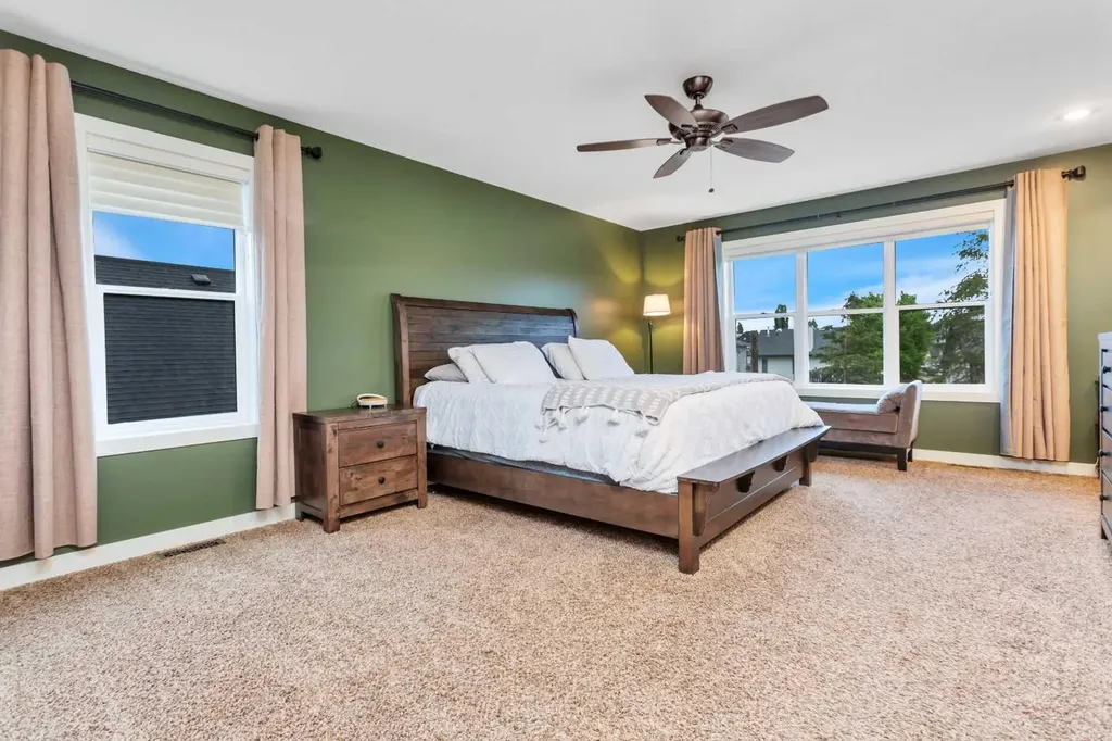 5907 67 Avenue Rocky Mountain House AB T4T 1V6