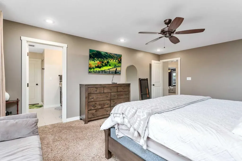 5907 67 Avenue Rocky Mountain House AB T4T 1V6