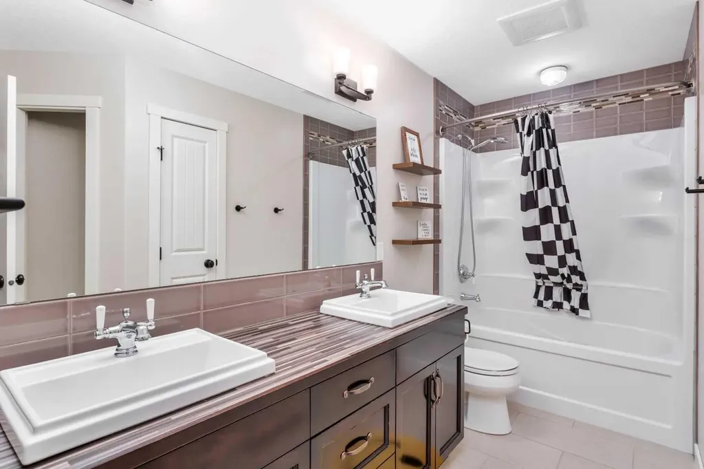5907 67 Avenue Rocky Mountain House AB T4T 1V6