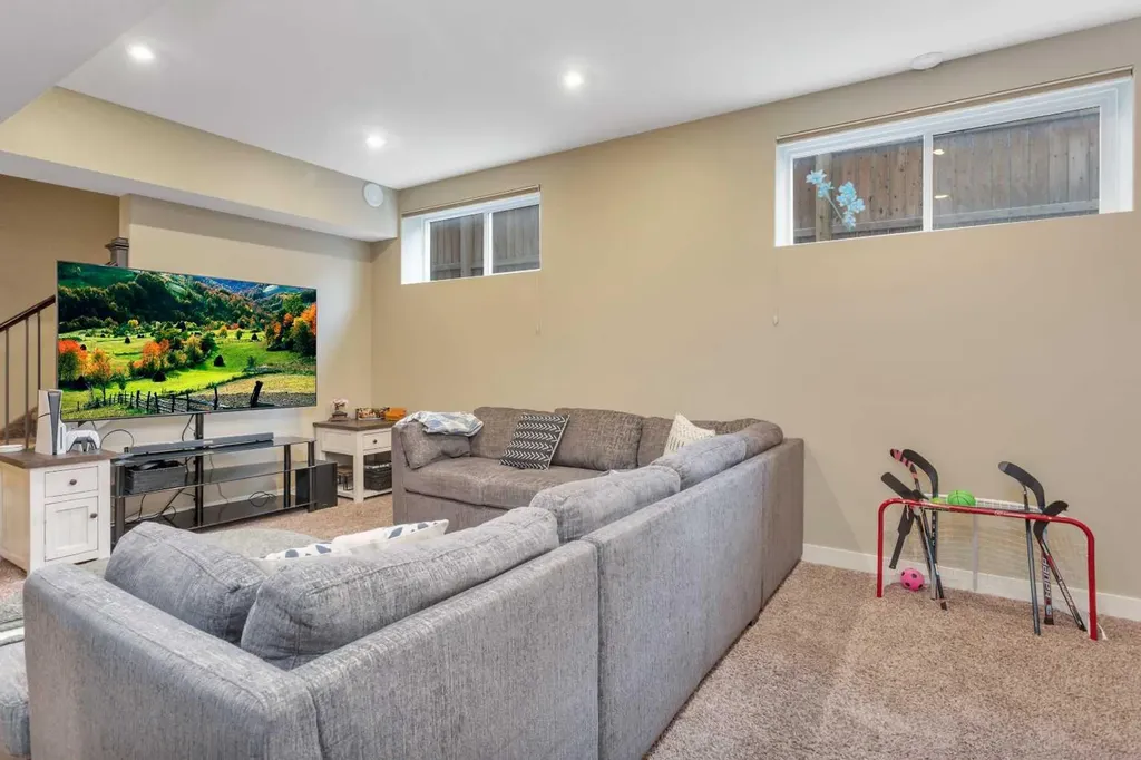 5907 67 Avenue Rocky Mountain House AB T4T 1V6