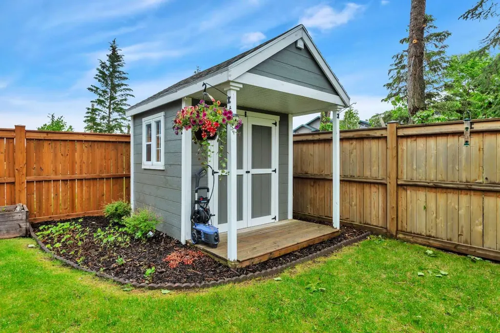 5907 67 Avenue Rocky Mountain House AB T4T 1V6