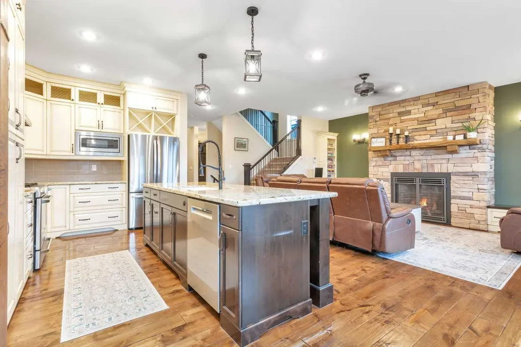 5907 67 Avenue Rocky Mountain House AB T4T 1V6