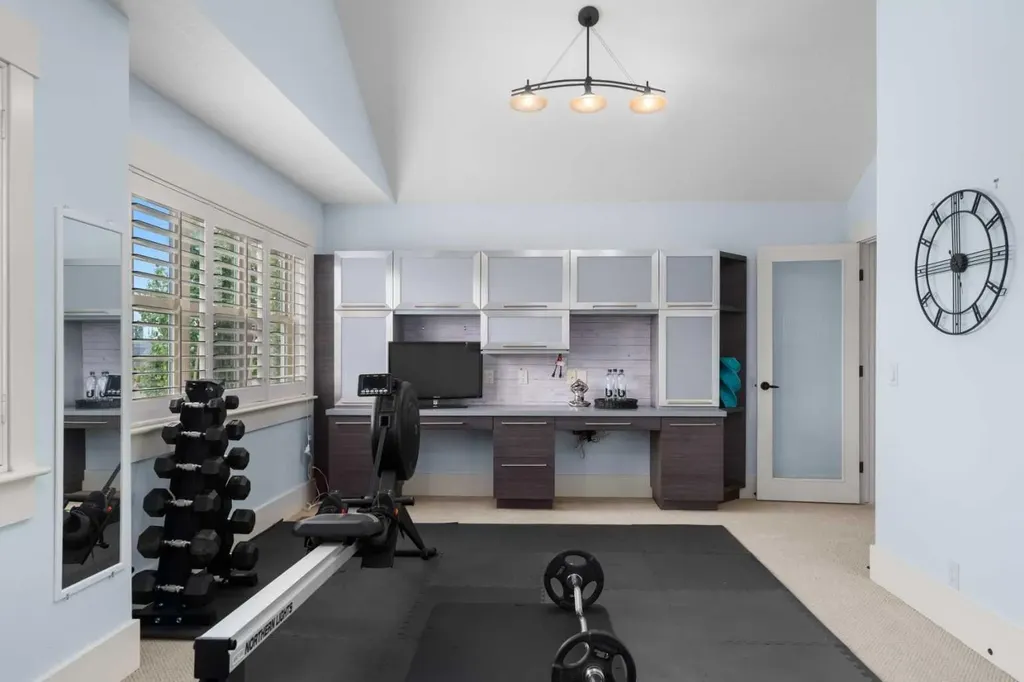 11 Aspen Cliff Place SW Calgary AB T3H 0M1