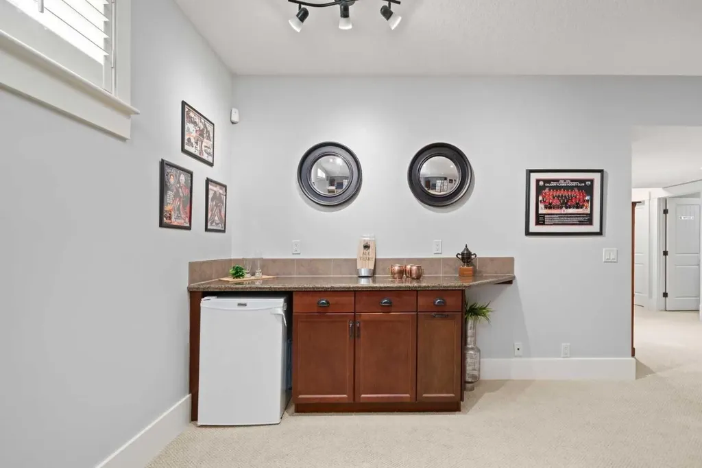 11 Aspen Cliff Place SW Calgary AB T3H 0M1