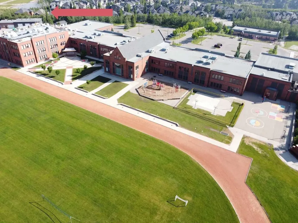 11 Aspen Cliff Place SW Calgary AB T3H 0M1