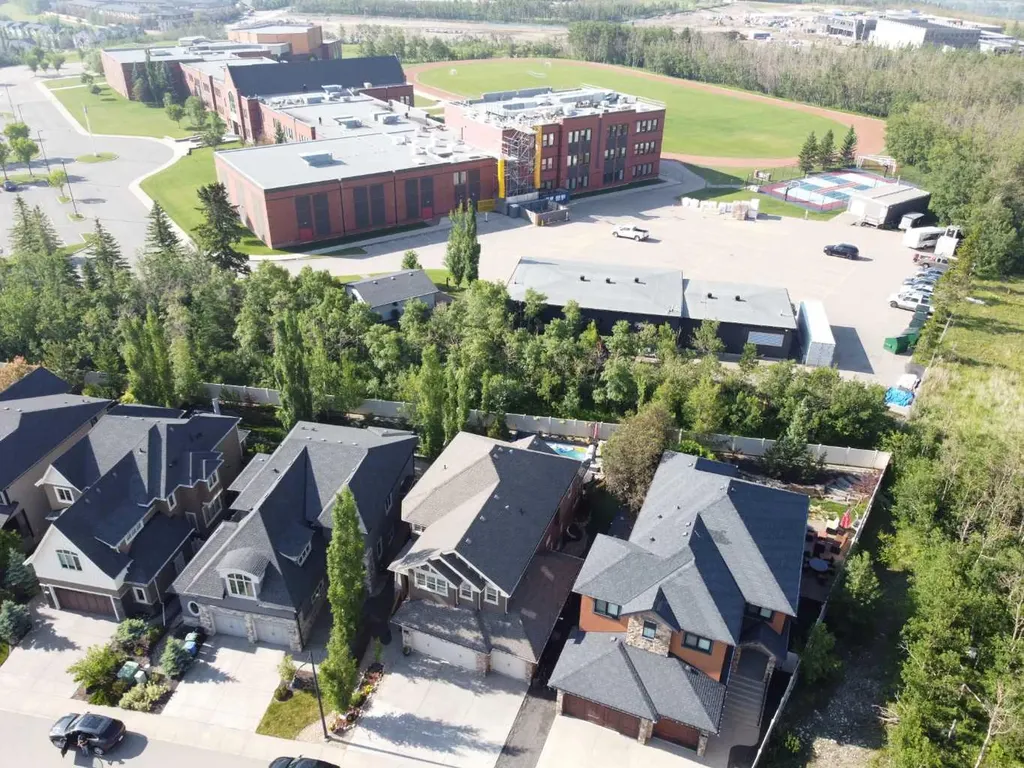 11 Aspen Cliff Place SW Calgary AB T3H 0M1