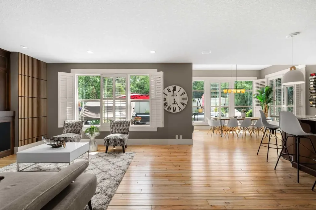 11 Aspen Cliff Place SW Calgary AB T3H 0M1