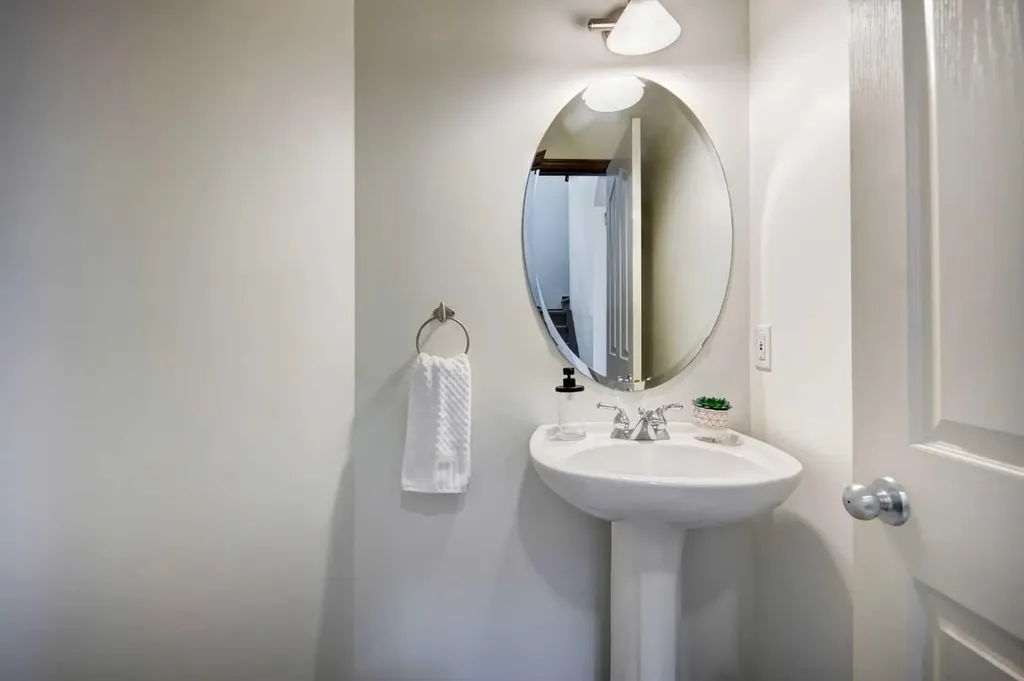 63 Elgin Drive SE Calgary AB T2Z 4A8