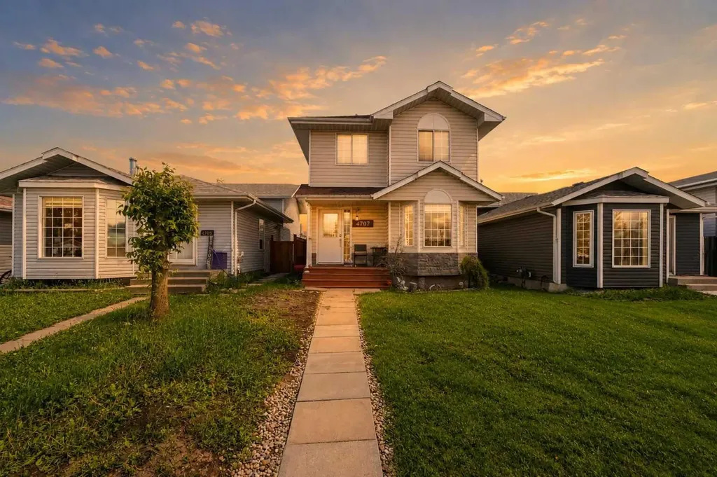 4707 44 Street Sylvan Lake AB T4S 1N5