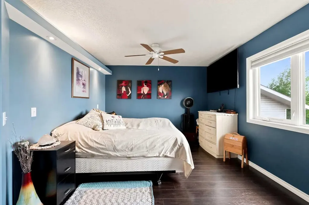 4707 44 Street Sylvan Lake AB T4S 1N5