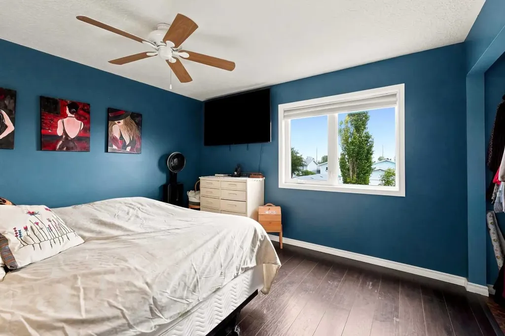 4707 44 Street Sylvan Lake AB T4S 1N5
