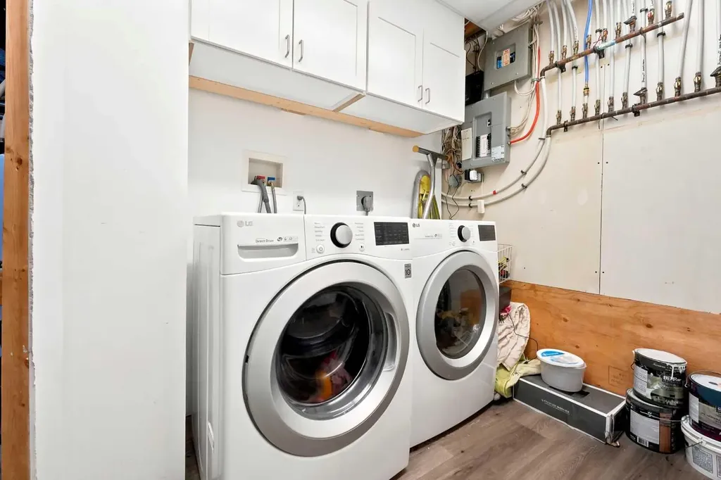 4707 44 Street Sylvan Lake AB T4S 1N5