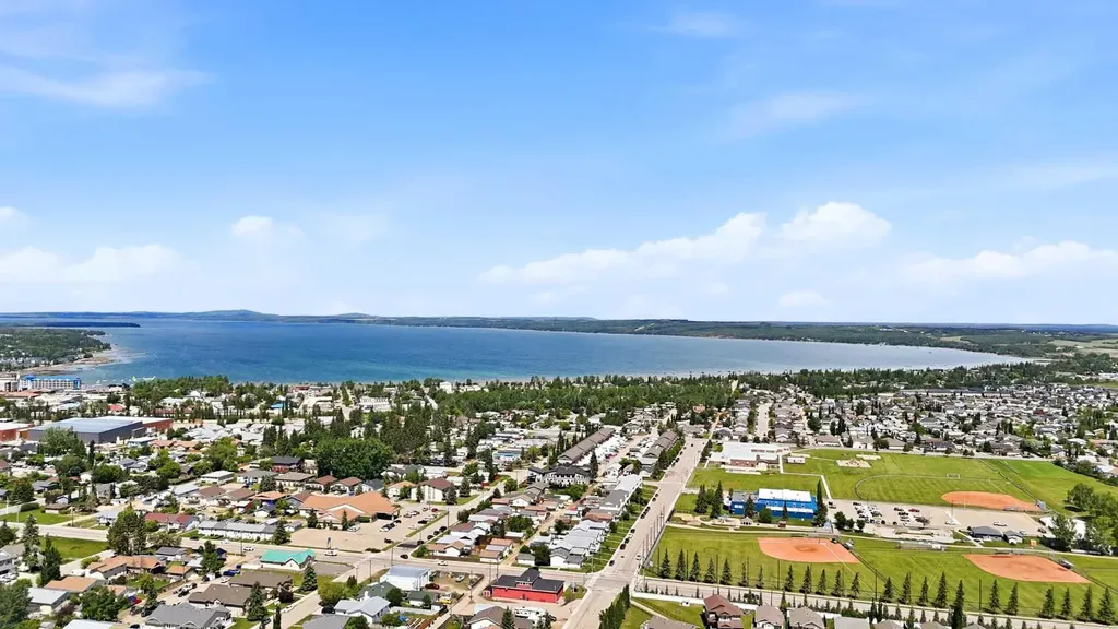 4707 44 Street Sylvan Lake AB T4S 1N5