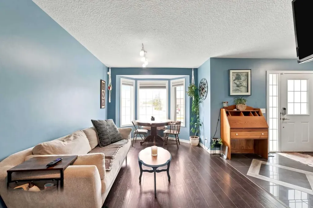 4707 44 Street Sylvan Lake AB T4S 1N5